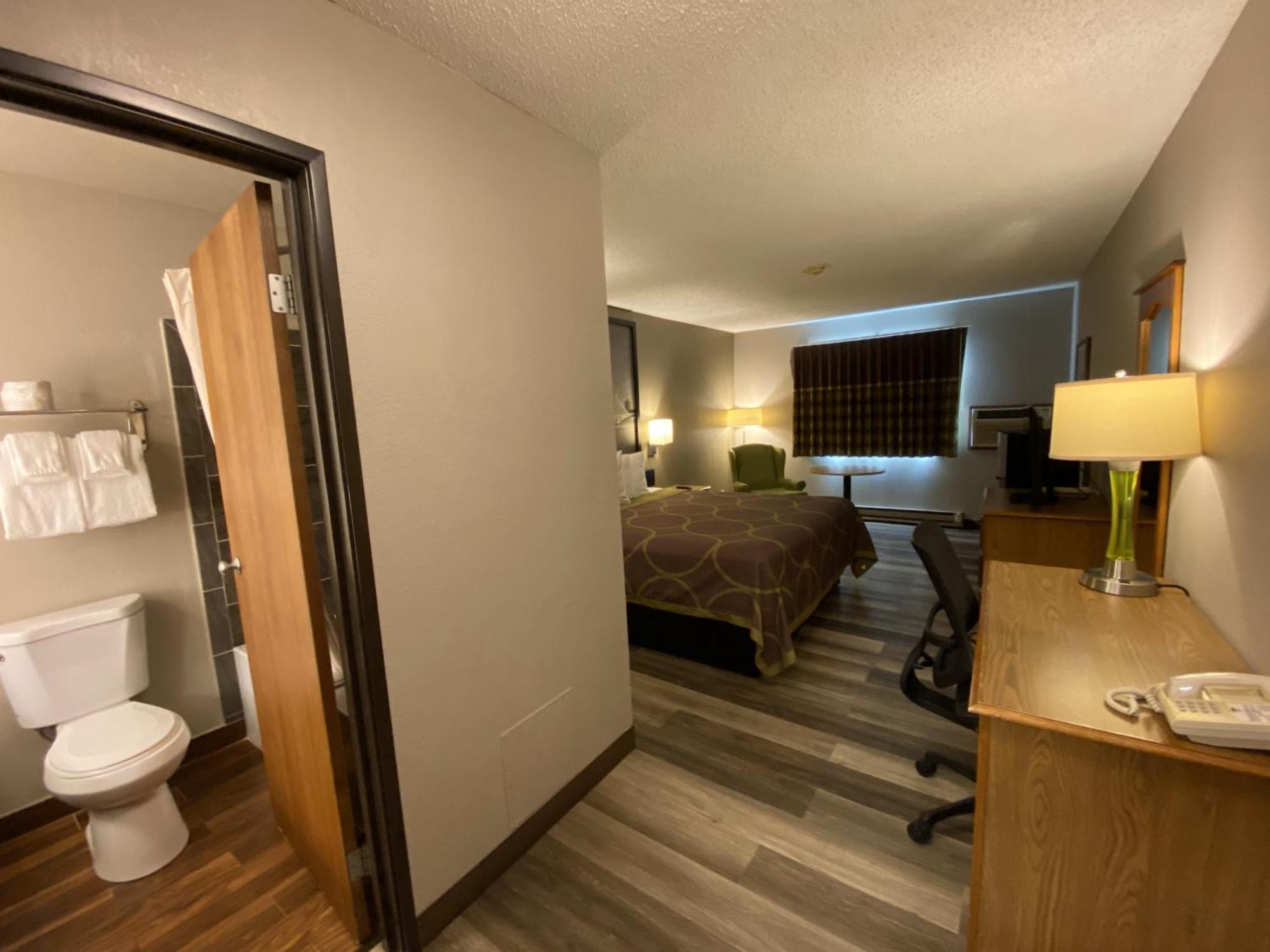 Super 8 By Wyndham Green Bay Near Stadium Bagian luar foto