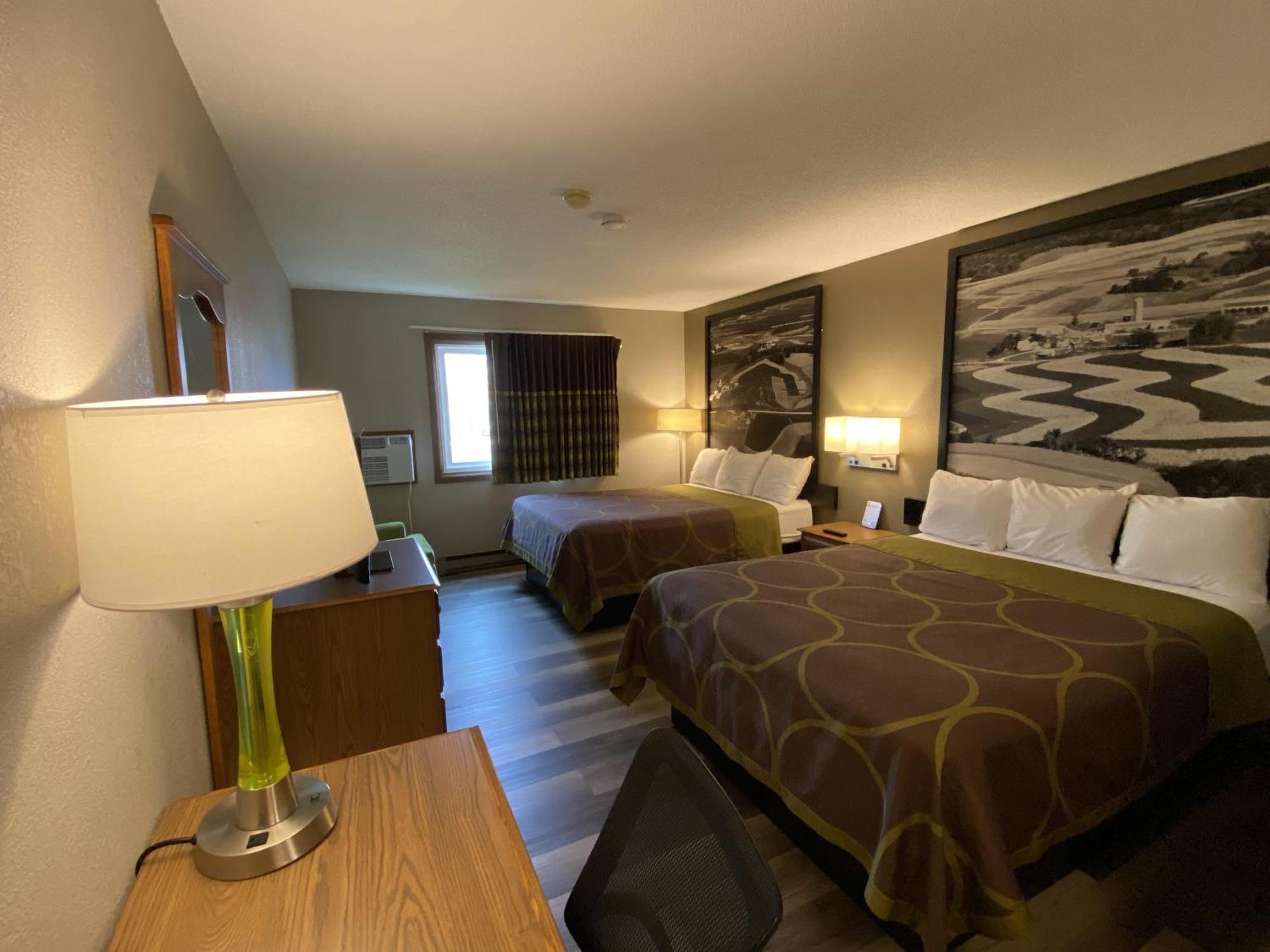 Super 8 By Wyndham Green Bay Near Stadium Bagian luar foto