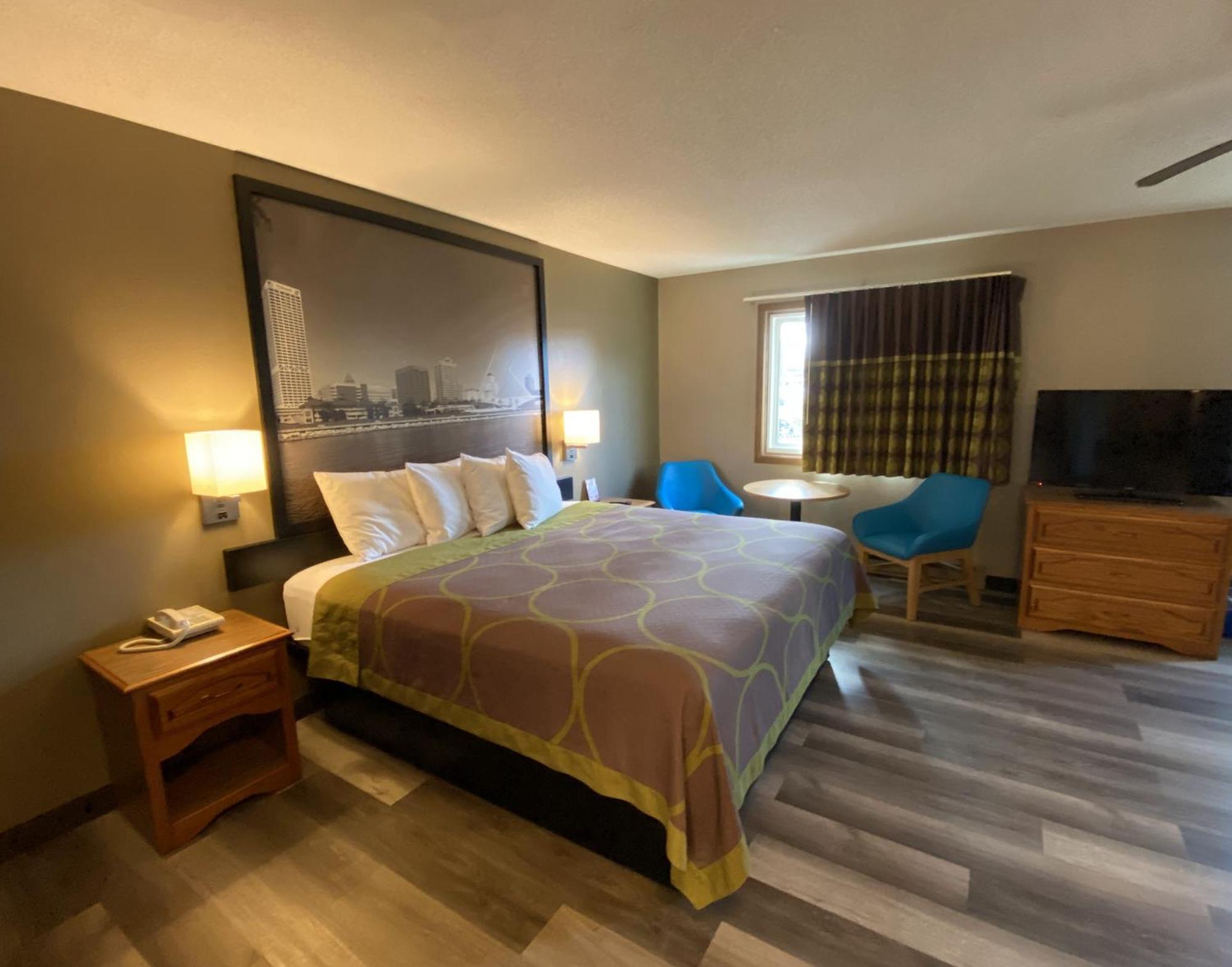 Super 8 By Wyndham Green Bay Near Stadium Bagian luar foto