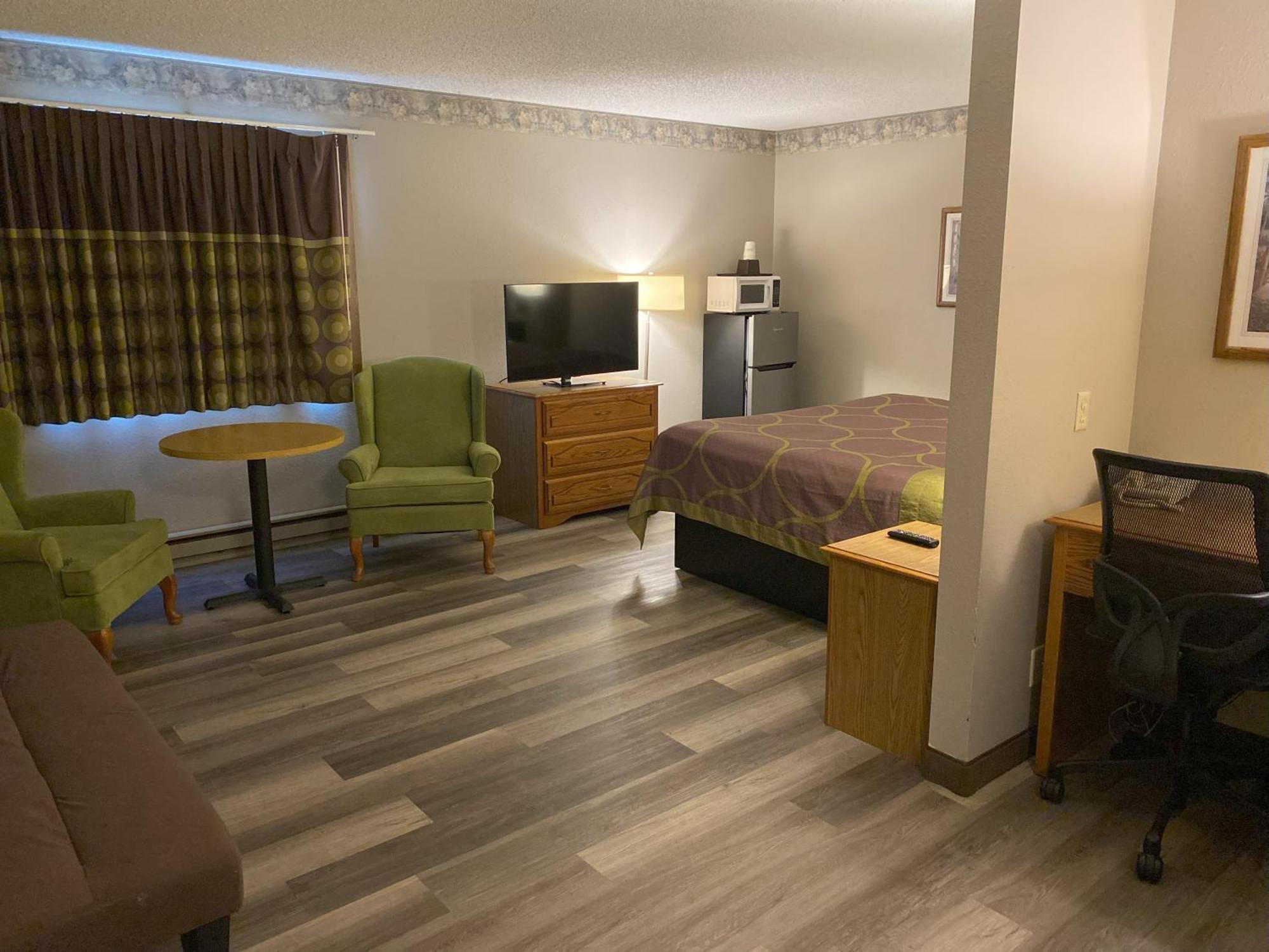 Super 8 By Wyndham Green Bay Near Stadium Bagian luar foto